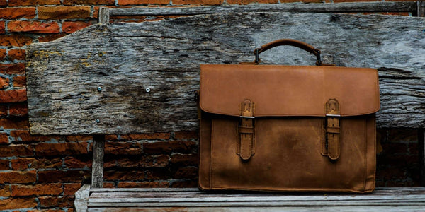 Messenger Bags Vs Briefcases- What Is The Difference?